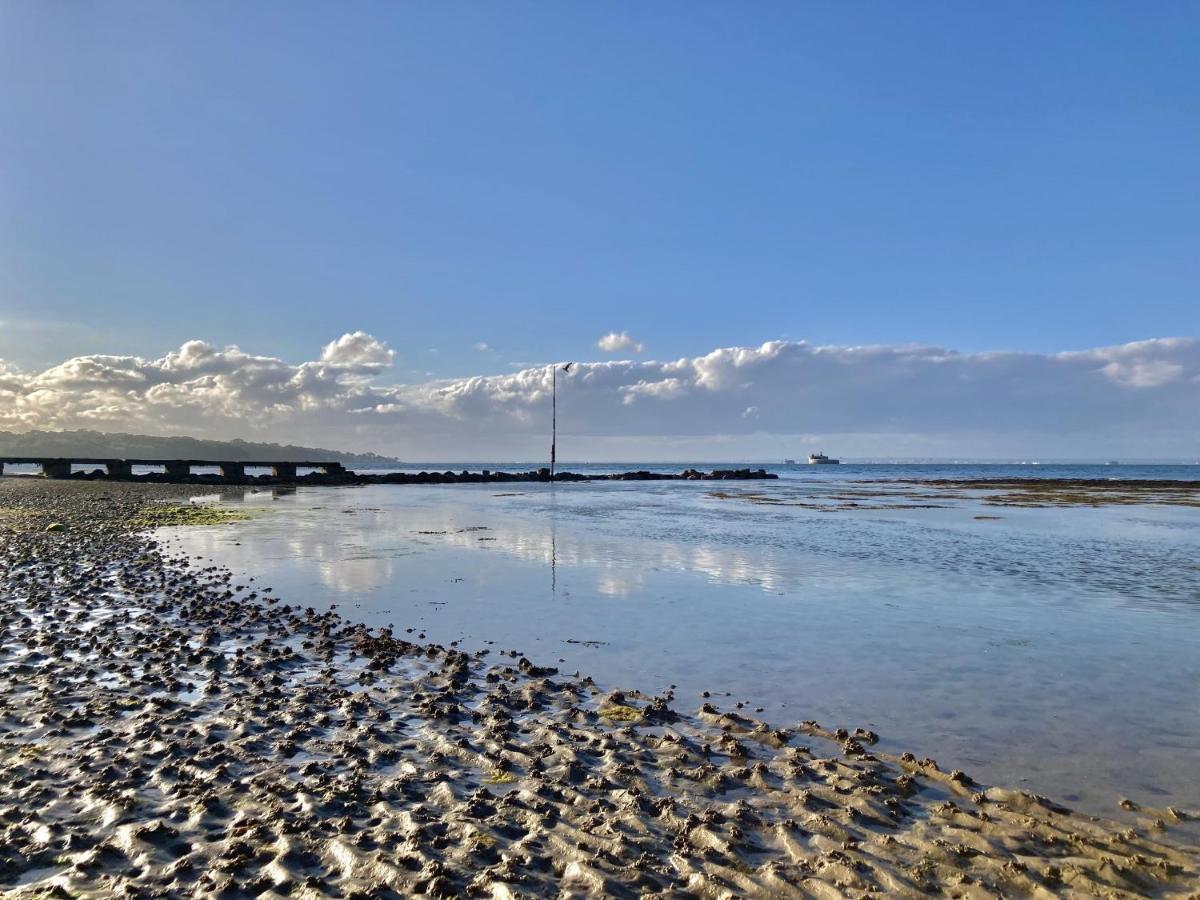 12A Solent Landing Direct Beach Access Бембридж Екстериор снимка